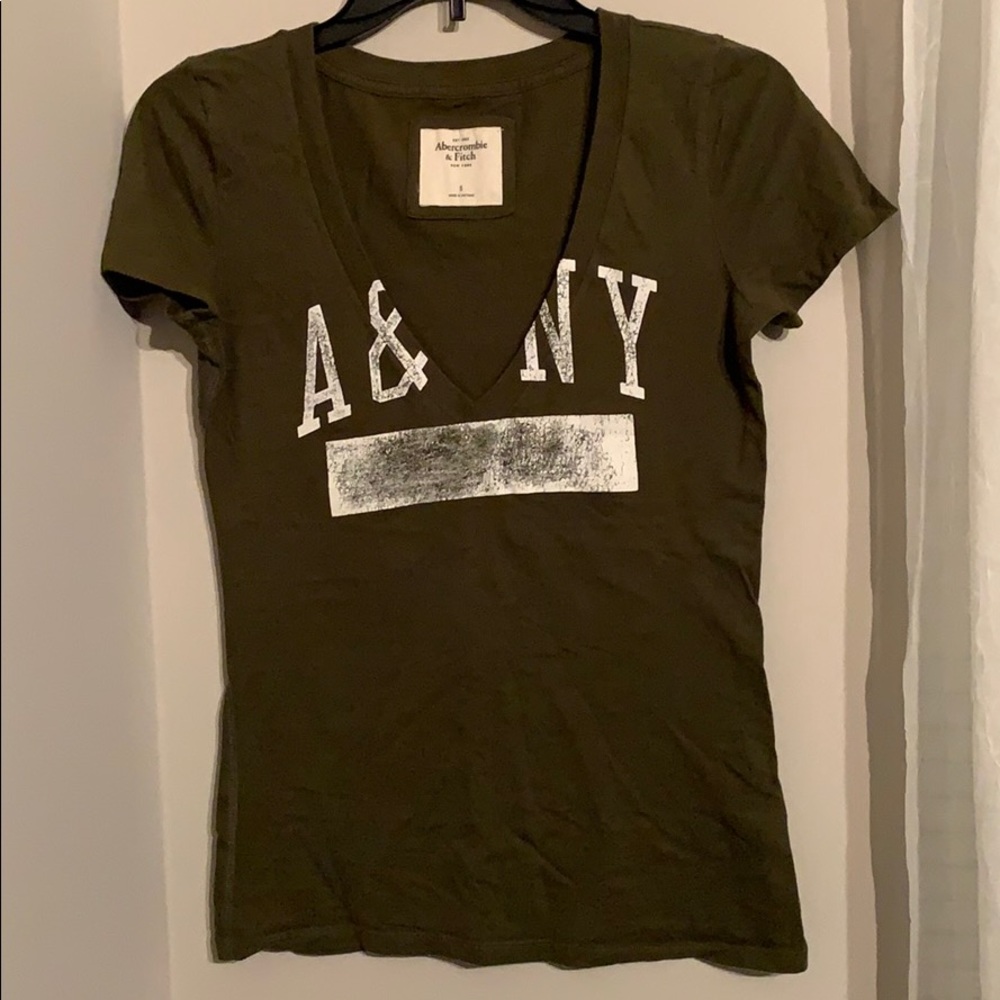 Abercrombie & Fitch v neck tee. Almost new